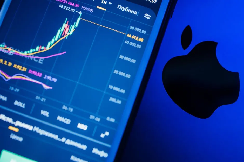 OpenAI Under Fire: Apple Lawsuit, New York Data Center Crackdown, and the Cyclosporiasis Outbreak Explained